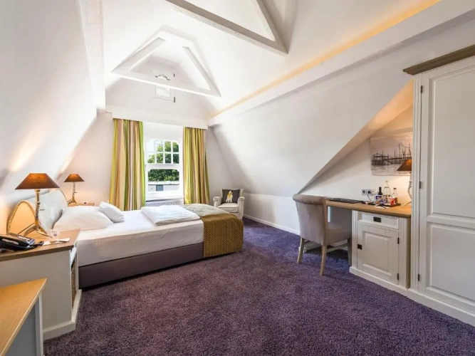 Business Single room with view