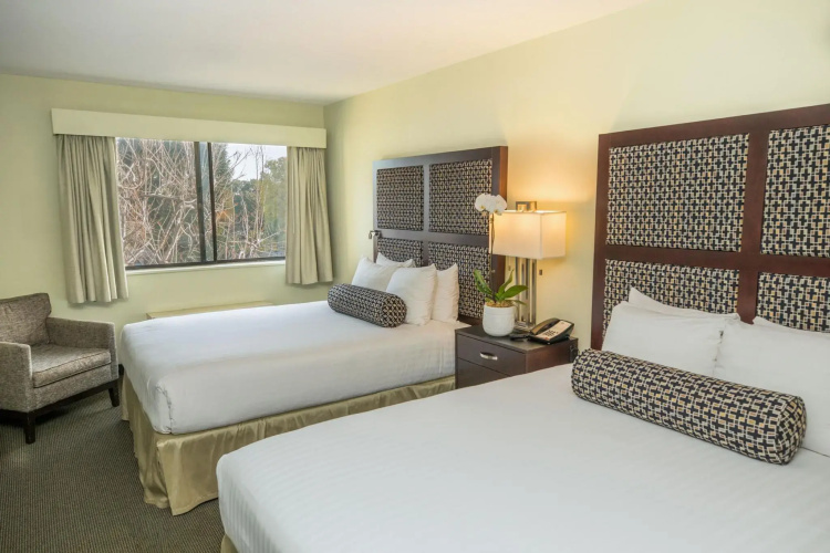 Maple Tree Inn