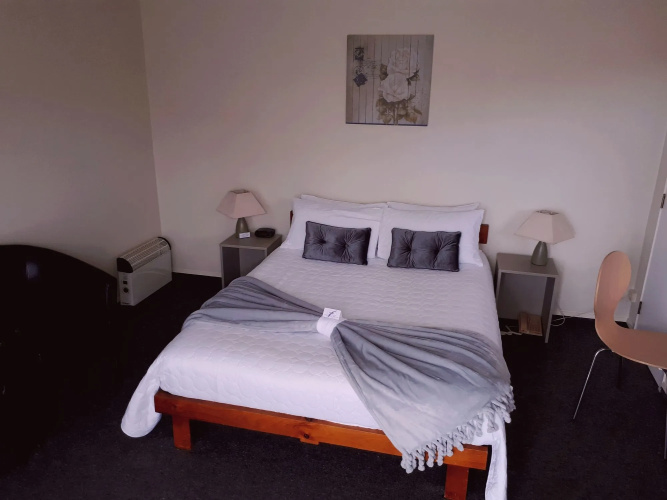 Albatross Motel