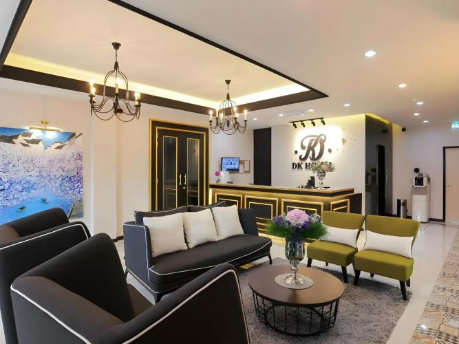 Oyo 490 Dk Hotel