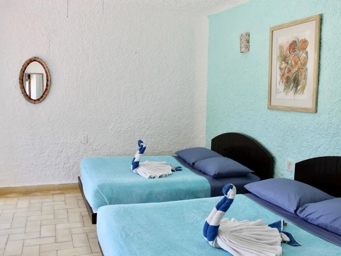 4 Bedrooms Villa