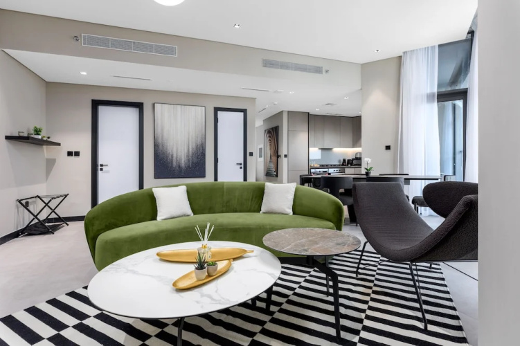Waves - Top Waterfront 2BR Apartment in Business Bay