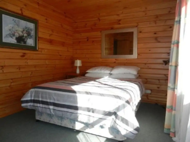 103 Chalet Cres