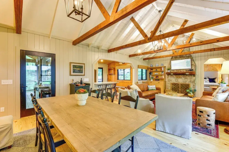 Tranquil Highlands Cottage w/ Fire Pit & Stream!