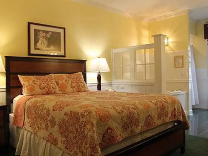 County Clare Irish Hotel & Pub