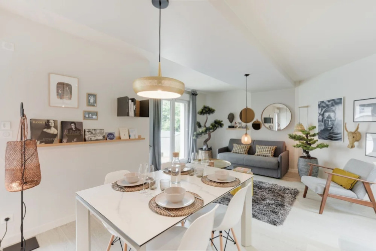 Bonzaï-superbe Logement Avec Parking