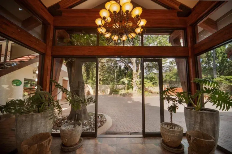 Tamboti Lodge