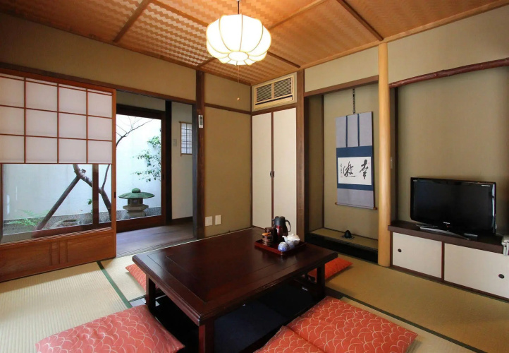 Gion Koyuan
