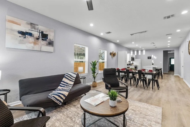 4 Bedrooms Cottage