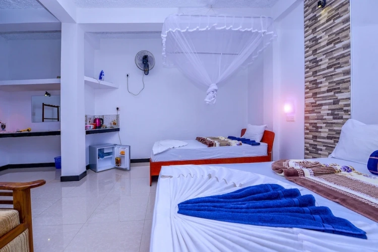 Deluxe Triple room with balcony