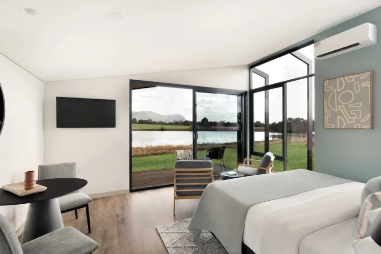 Studio with lake view