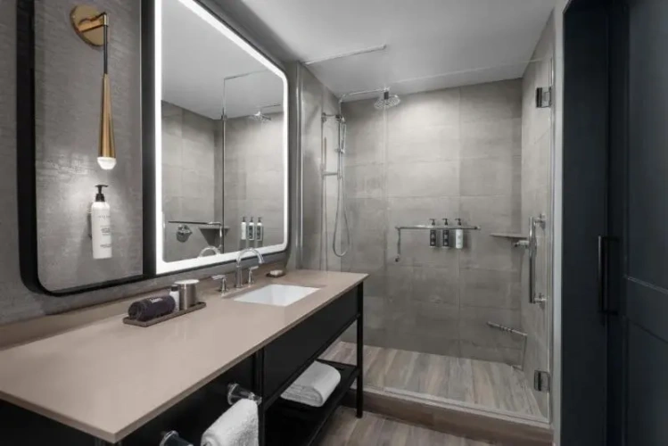 Mobility/hearing accessible Double room