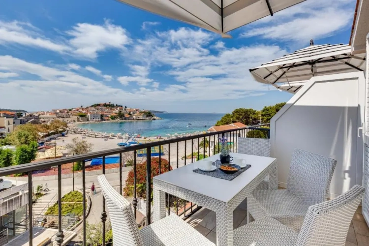 1 Bedroom Apartment with sea view