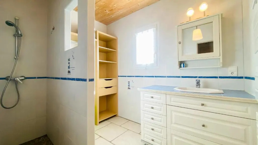 Charmante Villa avec étage proche plage