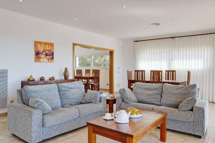 3 Bedrooms Villa