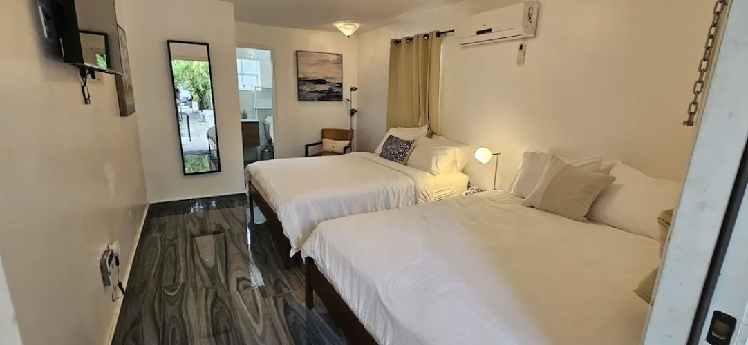 Sirena Azul SoBe Suite 1