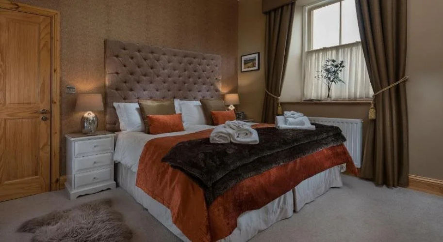 St Cuthbert's House - Guest house