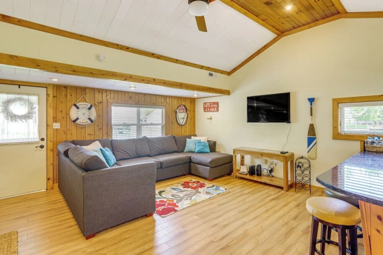 2 Bedrooms Cottage