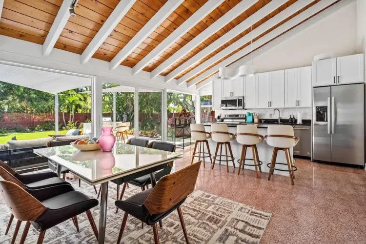 Pool Spacious Backyard Delray Beach Home