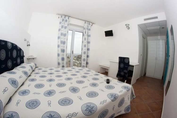 Standard Double room with balcony and with mountain view