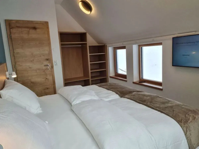 Apartment Top 6 See