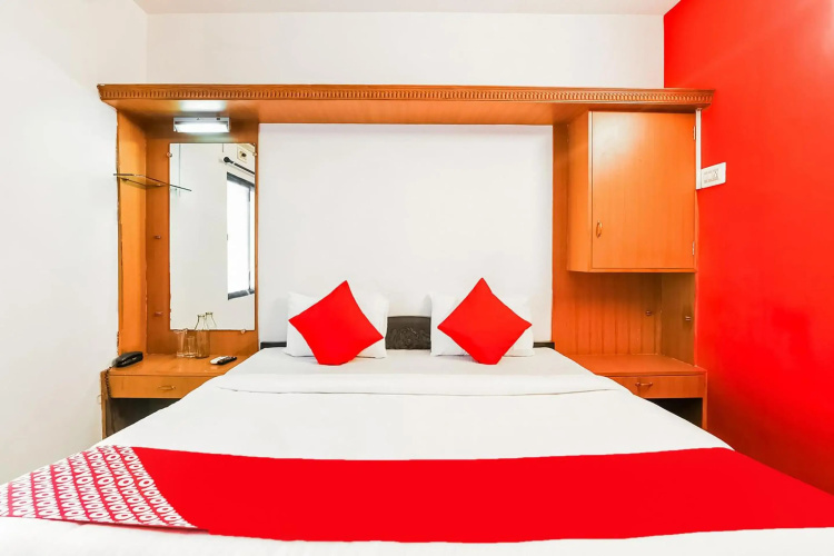 Flagship 74267 Hotel Maruthi Gandhi Park