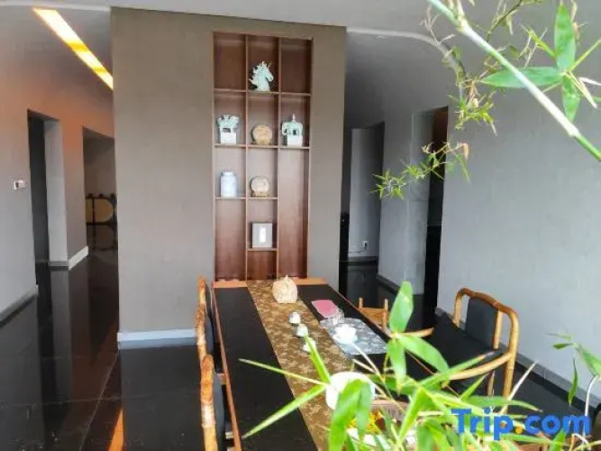 Man · Wenquan Homestay