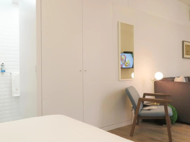 Chiado modern apt with ac elevator green terrace
