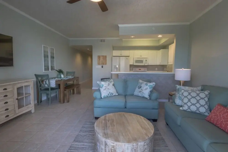 Gulfside 209 - 2 Br condo by RedAwning