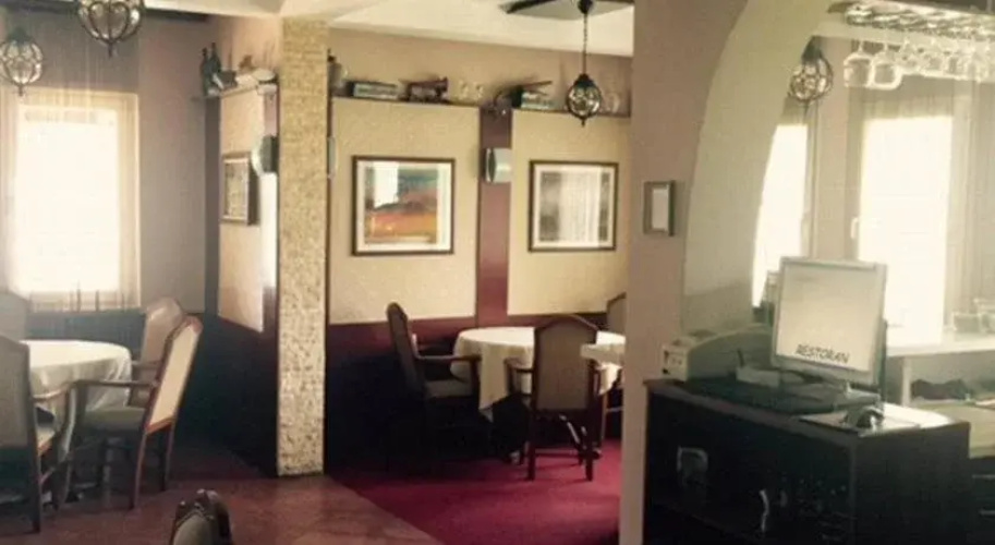 Royal Hotel