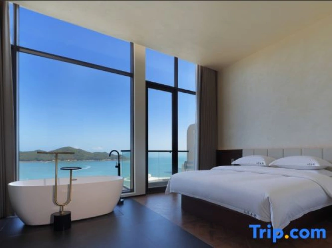 Luxury Double room with balcony and with sea view