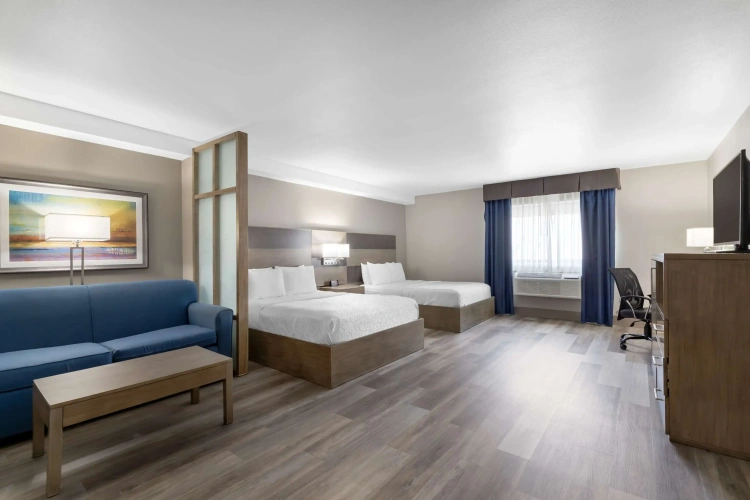 Quadruple Suite