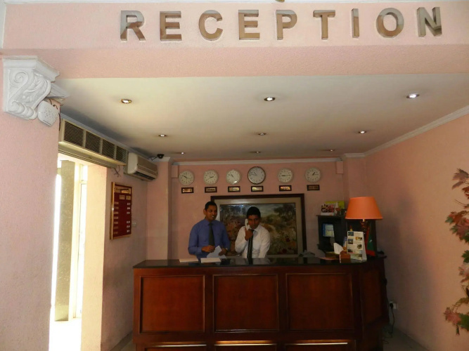 Pearl City Hotel