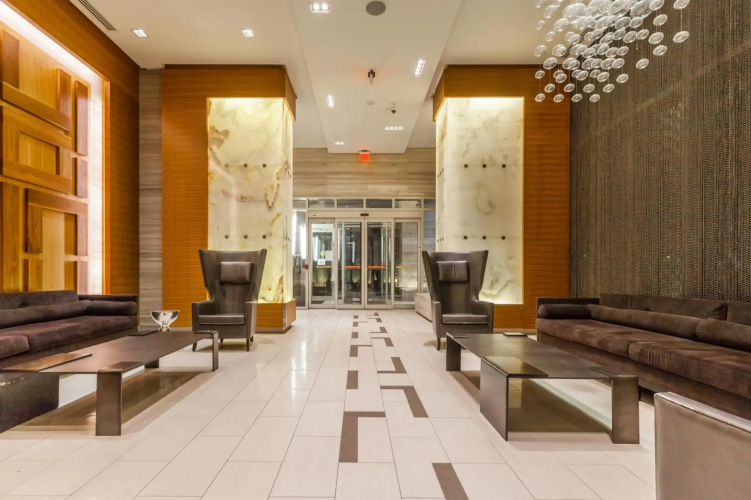 1bd Premier Condo 300front Str W