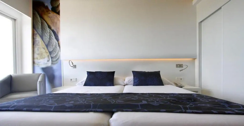 Single room with sea view