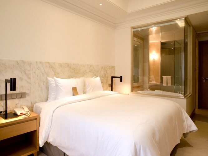 Pine Grove HotelOver view