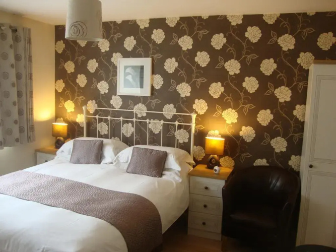 Canal View Bed and Breakfast