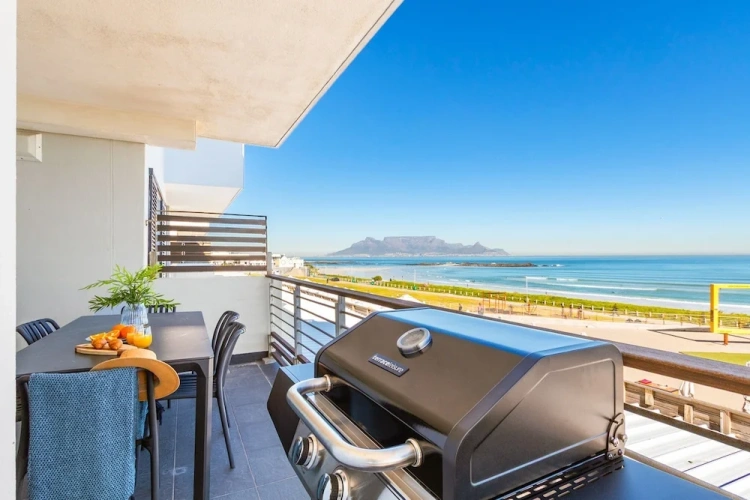 3 Bedrooms Apartment