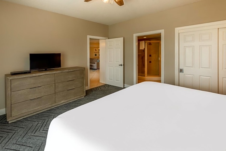 2 Bedrooms Luxury Quadruple Apartment