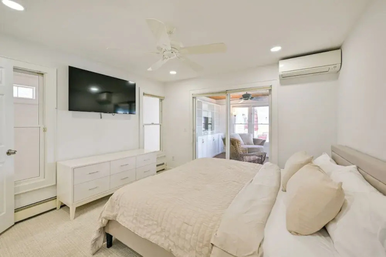 Waterfront Westhampton Haven: Private Beach