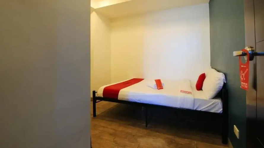 Reddoorz Plus at San Marcelino Malate