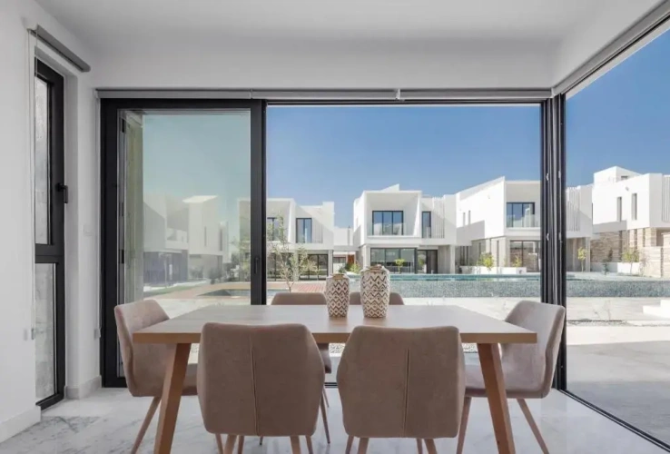 3 Bedrooms Villa