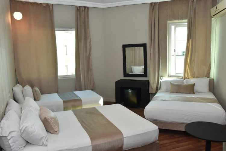 Classic Quadruple room