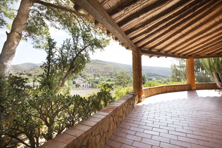 4 Bedrooms Villa