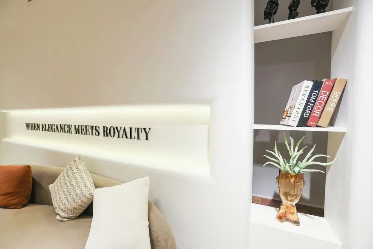 Royal Regency Hotel EG