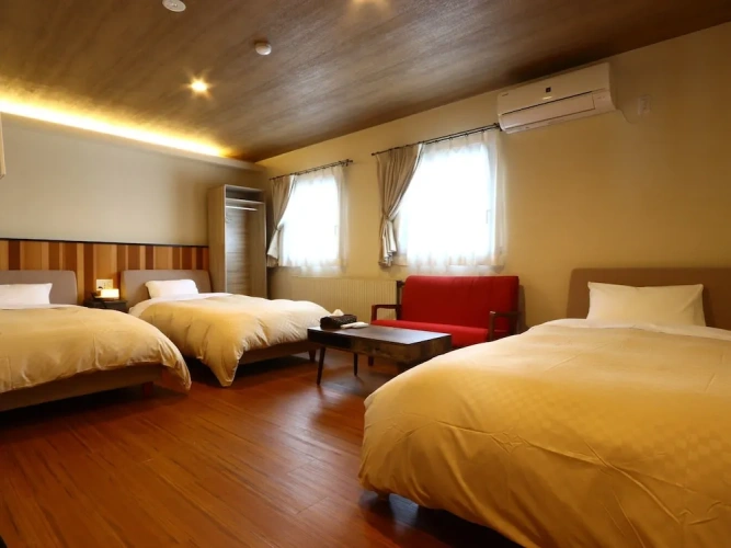 Standard Triple room