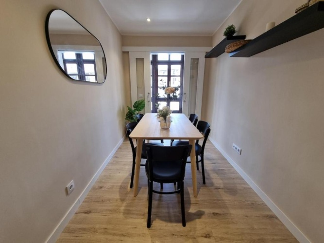3 Bedrooms Apartment