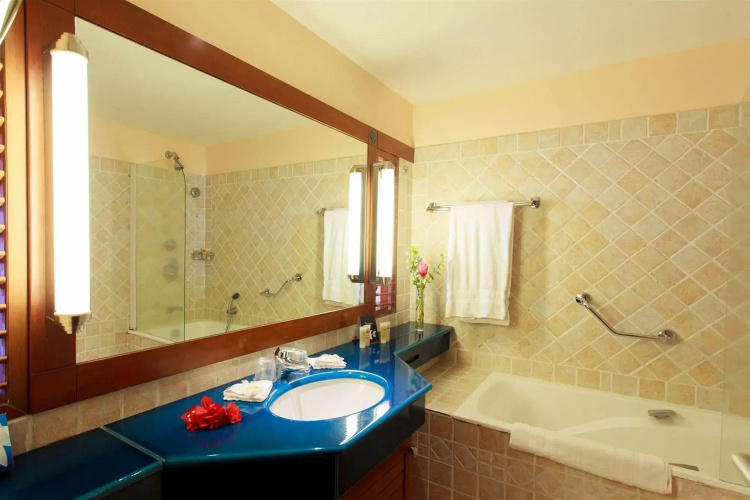 Hotel Bakoua Les Trois Ilets