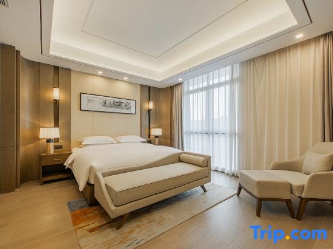 Deluxe Double Suite