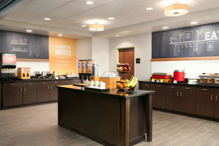 Hampton Inn Fairmont, WV photo 33